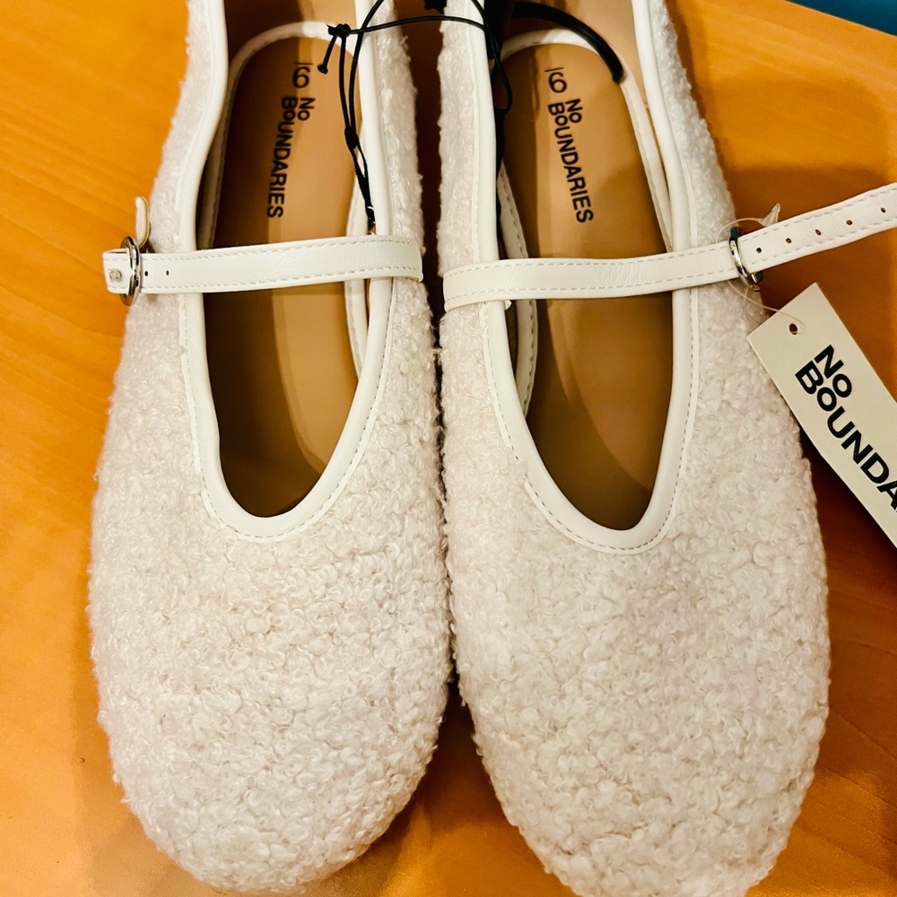 White Bouclé Mary Jane Flats with Adjustable Strap size 9.